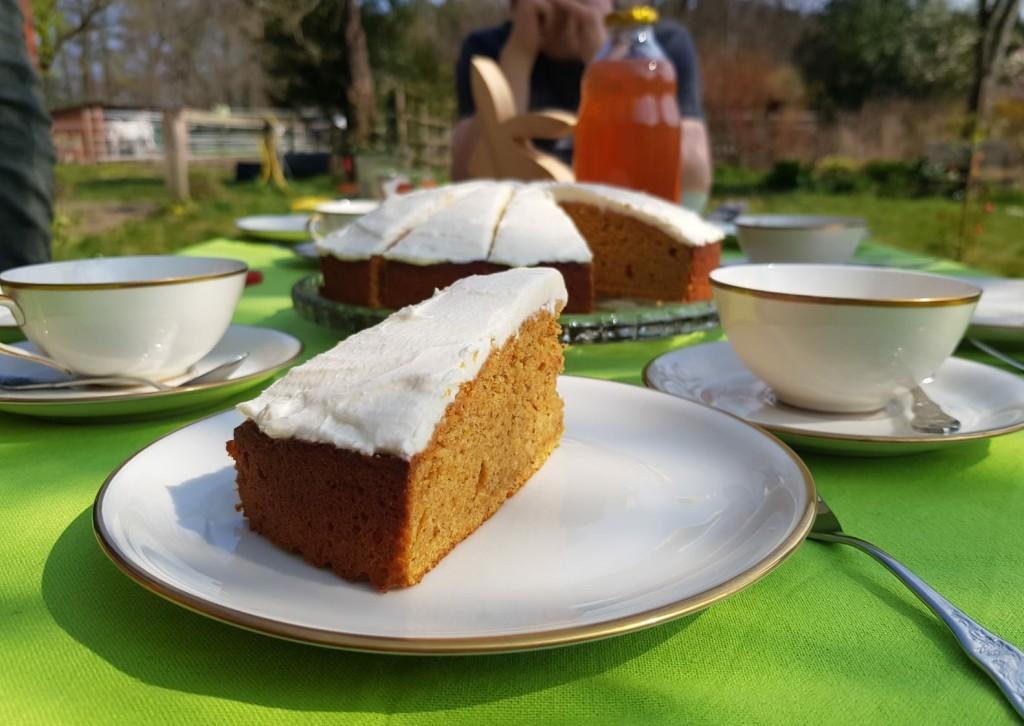 Möhrenkuchen mit Frischkäse-Frosting – helmut-kocht.de